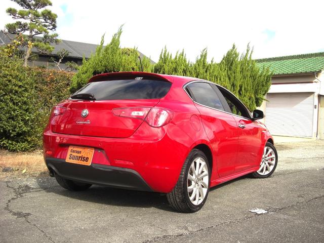 ジュリエッタ コンペティツィオーネ　タイミングベルトＷポンプ交換渡し・ナビ・フルセグＴＶ・ドラレコ・ＥＴＣ・パワーシート・ハーフレザーシート・Ｂｌｕｅｔｏｏｔｈ接続・取説・ハンドリングリモコン（7枚目）