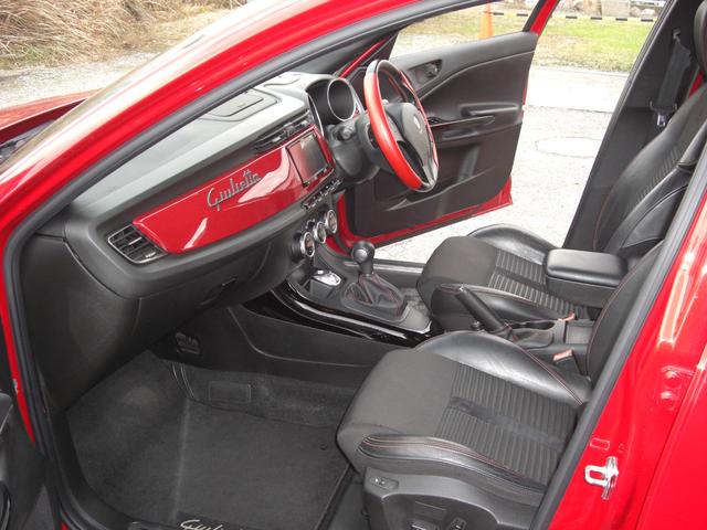 ジュリエッタ コンペティツィオーネ　タイミングベルトＷポンプ交換渡し・ナビ・フルセグＴＶ・ドラレコ・ＥＴＣ・パワーシート・ハーフレザーシート・Ｂｌｕｅｔｏｏｔｈ接続・取説・ハンドリングリモコン（47枚目）