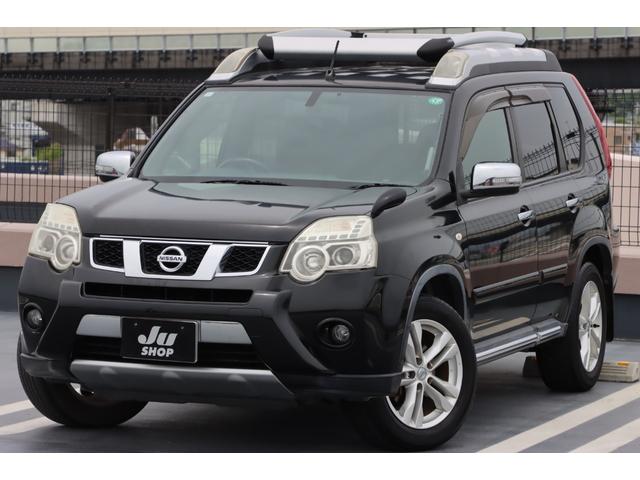 エクストレイル 　ブラックレザーシート／ナビ／バックカメラ／フルセグＴＶ／Ｂｌｕｅｔｏｏｔｈ対応／オートライト／スマートキー／エンジンスターター／シートヒーター／横滑り防止装置／電動格納式ミラー（2枚目）