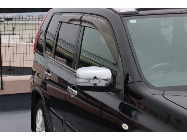 エクストレイル 　ブラックレザーシート／ナビ／バックカメラ／フルセグＴＶ／Ｂｌｕｅｔｏｏｔｈ対応／オートライト／スマートキー／エンジンスターター／シートヒーター／横滑り防止装置／電動格納式ミラー（10枚目）