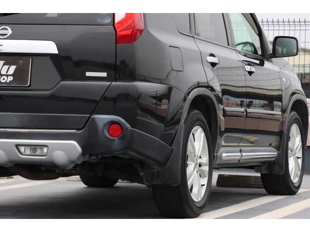 エクストレイル 　ブラックレザーシート／ナビ／バックカメラ／フルセグＴＶ／Ｂｌｕｅｔｏｏｔｈ対応／オートライト／スマートキー／エンジンスターター／シートヒーター／横滑り防止装置／電動格納式ミラー（19枚目）