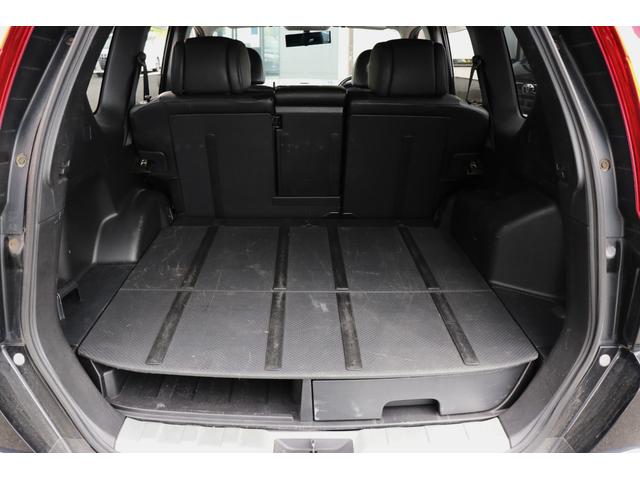 エクストレイル 　ブラックレザーシート／ナビ／バックカメラ／フルセグＴＶ／Ｂｌｕｅｔｏｏｔｈ対応／オートライト／スマートキー／エンジンスターター／シートヒーター／横滑り防止装置／電動格納式ミラー（24枚目）