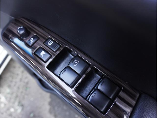 エルグランド 250ハイウェイスター 両側パワスラ/リアエンターテイメント/全方位カメラ/純正ナビ/フルセグTV/Bluetooth対応/Pバックドア/クルコン/Hレザーシート/ETC/インテリキー/LEDヘッドライト/(52枚目)