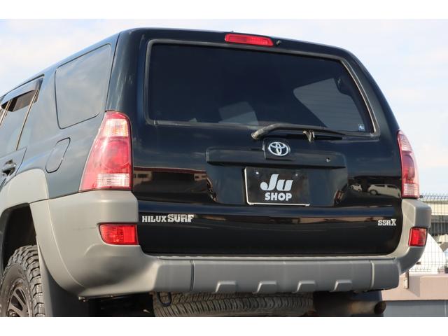 ハイラックスサーフ SSR-X アメリカンバージョン デルタフォース17インチアルミホイール/社外足廻り/タイヤ265/70/R17/Bluetooth対応/ETC/ナビ/フルセグTV/保証書/取説/キーレス/オートエアコン/オートライト(22枚目)