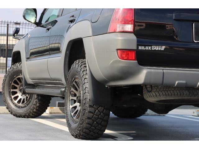 ハイラックスサーフ SSR-X アメリカンバージョン デルタフォース17インチアルミホイール/社外足廻り/タイヤ265/70/R17/Bluetooth対応/ETC/ナビ/フルセグTV/保証書/取説/キーレス/オートエアコン/オートライト(25枚目)