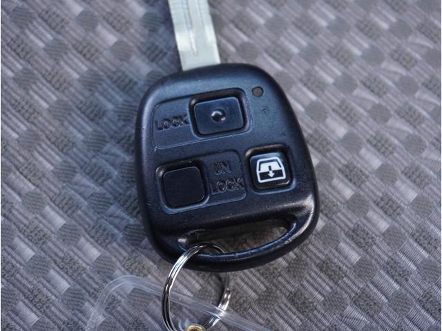 ハイラックスサーフ SSR-X アメリカンバージョン デルタフォース17インチアルミホイール/社外足廻り/タイヤ265/70/R17/Bluetooth対応/ETC/ナビ/フルセグTV/保証書/取説/キーレス/オートエアコン/オートライト(65枚目)