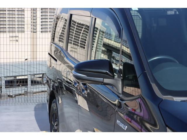 ヴォクシー ハイブリッドＶ　社外１６インチアルミホイール／ＬＥＤヘッドライト／パワスラ／前後ドラレコ／バックカメラ／純正ナビ／フルセグＴＶ／Ｂｌｕｅｔｏｏｔｈ／ＵＳＢ接続／シートヒーター／クルコン／オートライト／スマートキー２本（8枚目）