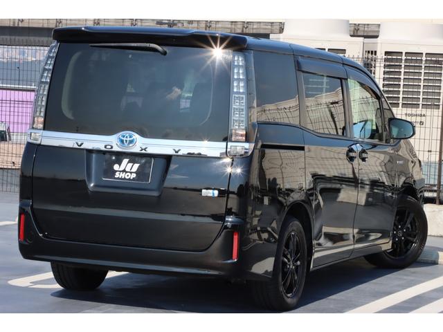 ヴォクシー ハイブリッドＶ　社外１６インチアルミホイール／ＬＥＤヘッドライト／パワスラ／前後ドラレコ／バックカメラ／純正ナビ／フルセグＴＶ／Ｂｌｕｅｔｏｏｔｈ／ＵＳＢ接続／シートヒーター／クルコン／オートライト／スマートキー２本（15枚目）