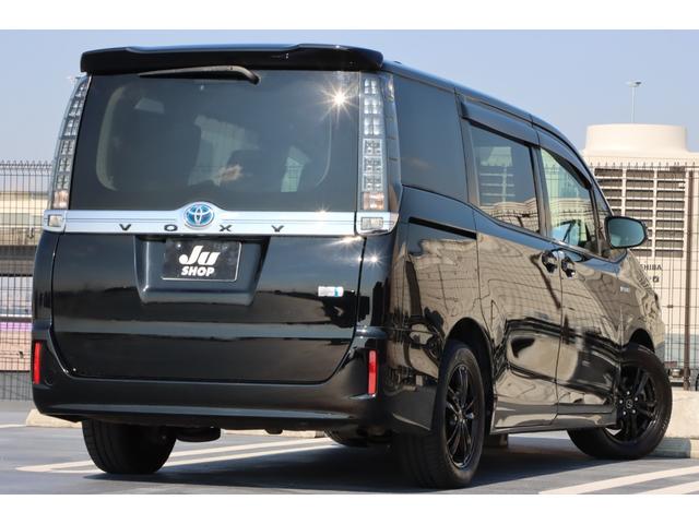 ヴォクシー ハイブリッドＶ　社外１６インチアルミホイール／ＬＥＤヘッドライト／パワスラ／前後ドラレコ／バックカメラ／純正ナビ／フルセグＴＶ／Ｂｌｕｅｔｏｏｔｈ／ＵＳＢ接続／シートヒーター／クルコン／オートライト／スマートキー２本（16枚目）