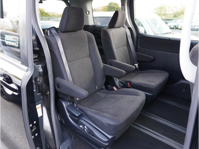 ヴォクシー ハイブリッドＶ　社外１６インチアルミホイール／ＬＥＤヘッドライト／パワスラ／前後ドラレコ／バックカメラ／純正ナビ／フルセグＴＶ／Ｂｌｕｅｔｏｏｔｈ／ＵＳＢ接続／シートヒーター／クルコン／オートライト／スマートキー２本（46枚目）