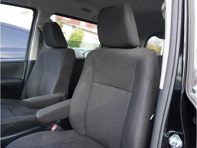 ヴォクシー ハイブリッドＶ　社外１６インチアルミホイール／ＬＥＤヘッドライト／パワスラ／前後ドラレコ／バックカメラ／純正ナビ／フルセグＴＶ／Ｂｌｕｅｔｏｏｔｈ／ＵＳＢ接続／シートヒーター／クルコン／オートライト／スマートキー２本（55枚目）