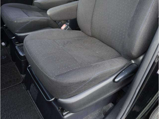 ヴォクシー ハイブリッドＶ　社外１６インチアルミホイール／ＬＥＤヘッドライト／パワスラ／前後ドラレコ／バックカメラ／純正ナビ／フルセグＴＶ／Ｂｌｕｅｔｏｏｔｈ／ＵＳＢ接続／シートヒーター／クルコン／オートライト／スマートキー２本（56枚目）