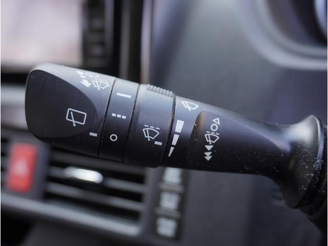 ヴォクシー ハイブリッドＶ　社外１６インチアルミホイール／ＬＥＤヘッドライト／パワスラ／前後ドラレコ／バックカメラ／純正ナビ／フルセグＴＶ／Ｂｌｕｅｔｏｏｔｈ／ＵＳＢ接続／シートヒーター／クルコン／オートライト／スマートキー２本（64枚目）