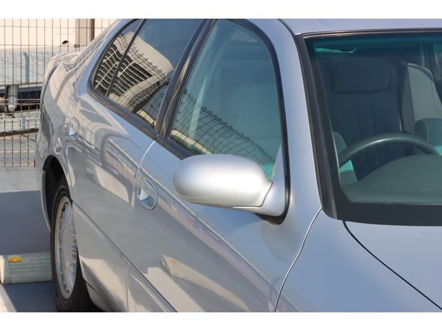 アリスト ３．０Ｑ　ワンオーナー車／サンルーフ／空気清浄機／両席パワーシート／オートライト／純正オーディオ／キーレス／電動格納式ミラー／（11枚目）