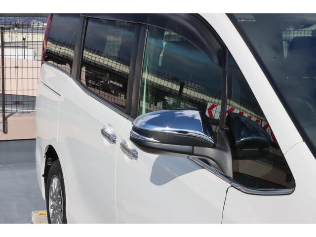 エスクァイア ハイブリッドＧｉ　ブラックテーラード　ブラックレザーシート（ヒーター付）／リアエンターテイメント／純正ナビ／フルセグＴＶ／Ｂｌｕｅｔｏｏｔｈ対応／ＵＳＢ接続可／スマートキー２本／両側パワスラ／ＥＴＣ／Ｐスタート／クルコン／ＬＥＤヘッド（13枚目）