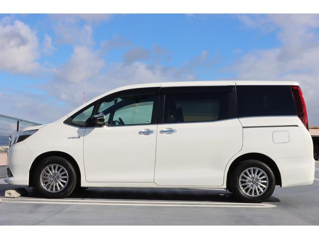 エスクァイア ハイブリッドＧｉ　ブラックテーラード　ブラックレザーシート（ヒーター付）／リアエンターテイメント／純正ナビ／フルセグＴＶ／Ｂｌｕｅｔｏｏｔｈ対応／ＵＳＢ接続可／スマートキー２本／両側パワスラ／ＥＴＣ／Ｐスタート／クルコン／ＬＥＤヘッド（15枚目）