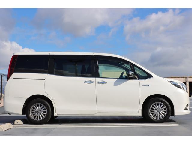 エスクァイア ハイブリッドＧｉ　ブラックテーラード　ブラックレザーシート（ヒーター付）／リアエンターテイメント／純正ナビ／フルセグＴＶ／Ｂｌｕｅｔｏｏｔｈ対応／ＵＳＢ接続可／スマートキー２本／両側パワスラ／ＥＴＣ／Ｐスタート／クルコン／ＬＥＤヘッド（17枚目）