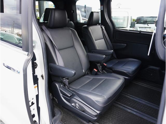 エスクァイア ハイブリッドＧｉ　ブラックテーラード　ブラックレザーシート（ヒーター付）／リアエンターテイメント／純正ナビ／フルセグＴＶ／Ｂｌｕｅｔｏｏｔｈ対応／ＵＳＢ接続可／スマートキー２本／両側パワスラ／ＥＴＣ／Ｐスタート／クルコン／ＬＥＤヘッド（44枚目）