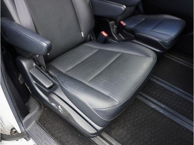 エスクァイア ハイブリッドＧｉ　ブラックテーラード　ブラックレザーシート（ヒーター付）／リアエンターテイメント／純正ナビ／フルセグＴＶ／Ｂｌｕｅｔｏｏｔｈ対応／ＵＳＢ接続可／スマートキー２本／両側パワスラ／ＥＴＣ／Ｐスタート／クルコン／ＬＥＤヘッド（46枚目）