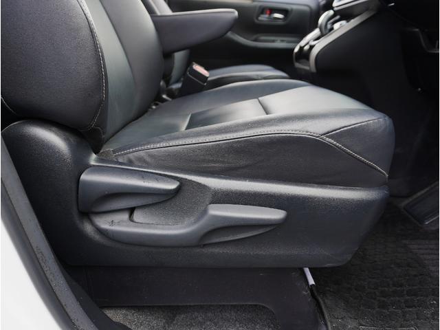 エスクァイア ハイブリッドＧｉ　ブラックテーラード　ブラックレザーシート（ヒーター付）／リアエンターテイメント／純正ナビ／フルセグＴＶ／Ｂｌｕｅｔｏｏｔｈ対応／ＵＳＢ接続可／スマートキー２本／両側パワスラ／ＥＴＣ／Ｐスタート／クルコン／ＬＥＤヘッド（63枚目）