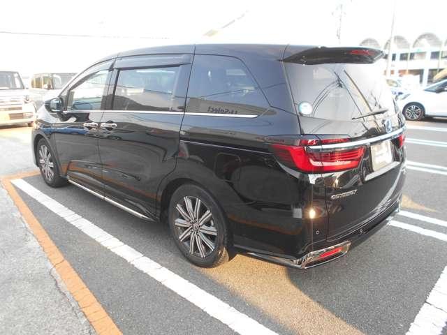 オデッセイハイブリッド ｅ：ＨＥＶアブソルート　純正１０インチナビ／ＥＴＣ／リア１１．６インチモニター装備／両側電動スライドドア／スマートキー／プッシュスタート／全周囲カメラ／３列シート／７人乗／クルーズコントロール／ＬＥＤヘッドライト（5枚目）
