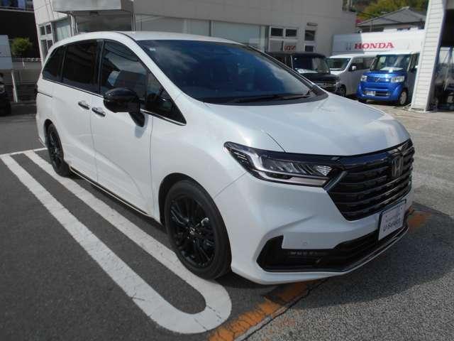 オデッセイハイブリッド ｅ：ＨＥＶアブソルート・ＥＸブラックエディション　当社試乗車／純正１１インチナビ装備（3枚目）