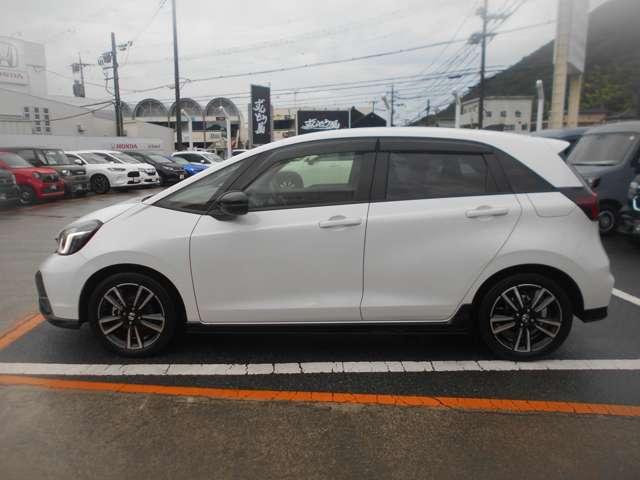 フィット ｅ：ＨＥＶ　ＲＳ　純正ナビ装備（5枚目）