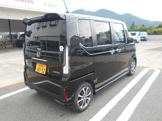 Ｎ－ＢＯＸカスタム ベースグレード　純正ナビ装備（7枚目）