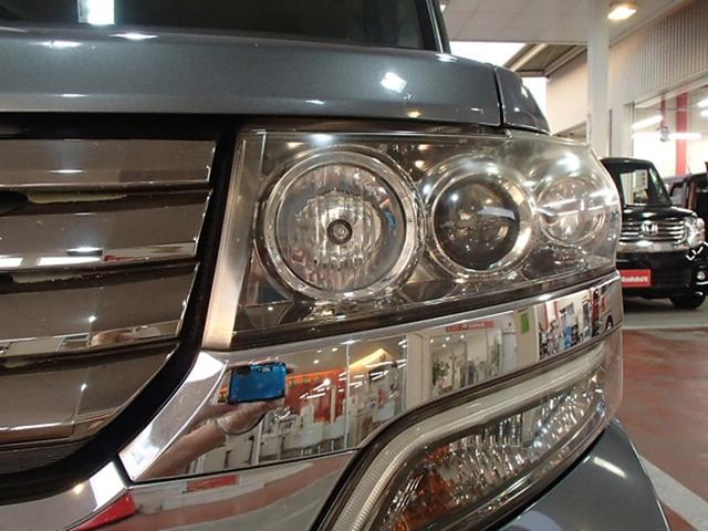 Ｎ－ＢＯＸカスタム Ｇ・Ｌパッケージ　ＥＴＣ　両側スライド・片側電動　オートライト　ＨＩＤ　スマートキー　アイドリングストップ　電動格納ミラー　ベンチシート　ＣＶＴ　盗難防止システム　ＡＢＳ　ＥＳＣ　ＣＤ　アルミホイール　衝突安全ボディ（8枚目）