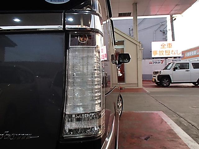 Ｎ－ＢＯＸカスタム Ｇ・Ｌパッケージ　ＥＴＣ　両側スライド・片側電動　オートライト　ＨＩＤ　スマートキー　アイドリングストップ　電動格納ミラー　ベンチシート　ＣＶＴ　盗難防止システム　ＡＢＳ　ＥＳＣ　ＣＤ　アルミホイール　衝突安全ボディ（9枚目）