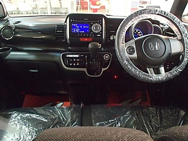Ｎ－ＢＯＸカスタム Ｇ・Ｌパッケージ　ＥＴＣ　両側スライド・片側電動　オートライト　ＨＩＤ　スマートキー　アイドリングストップ　電動格納ミラー　ベンチシート　ＣＶＴ　盗難防止システム　ＡＢＳ　ＥＳＣ　ＣＤ　アルミホイール　衝突安全ボディ（16枚目）