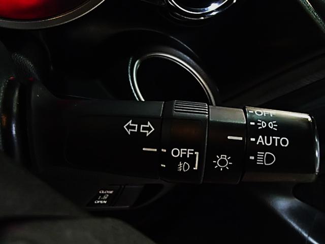 Ｎ－ＢＯＸカスタム Ｇ・Ｌパッケージ　ＥＴＣ　両側スライド・片側電動　オートライト　ＨＩＤ　スマートキー　アイドリングストップ　電動格納ミラー　ベンチシート　ＣＶＴ　盗難防止システム　ＡＢＳ　ＥＳＣ　ＣＤ　アルミホイール　衝突安全ボディ（21枚目）