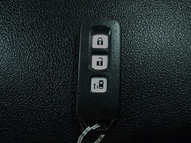 Ｎ－ＢＯＸカスタム Ｇ・Ｌパッケージ　ＥＴＣ　両側スライド・片側電動　オートライト　ＨＩＤ　スマートキー　アイドリングストップ　電動格納ミラー　ベンチシート　ＣＶＴ　盗難防止システム　ＡＢＳ　ＥＳＣ　ＣＤ　アルミホイール　衝突安全ボディ（25枚目）