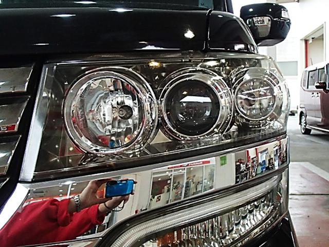 N-BOXカスタム G・Lパッケージ ETC 両側スライド・片側電動 オートライト HID スマートキー アイドリングストップ ベンチシート CVT 盗難防止システム ABS ESC ミュージックプレイヤー接続可(8枚目)