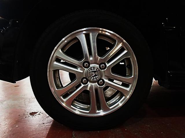 N-BOXカスタム G・Lパッケージ ETC 両側スライド・片側電動 オートライト HID スマートキー アイドリングストップ ベンチシート CVT 盗難防止システム ABS ESC ミュージックプレイヤー接続可(10枚目)