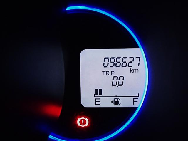 N-BOXカスタム G・Lパッケージ ETC 両側スライド・片側電動 オートライト HID スマートキー アイドリングストップ ベンチシート CVT 盗難防止システム ABS ESC ミュージックプレイヤー接続可(17枚目)