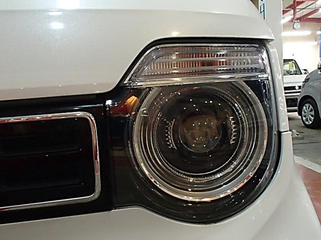 ご覧のとおりヘッドライトは　☆　ピカピカ　☆明るく光り、夜道も安全♪