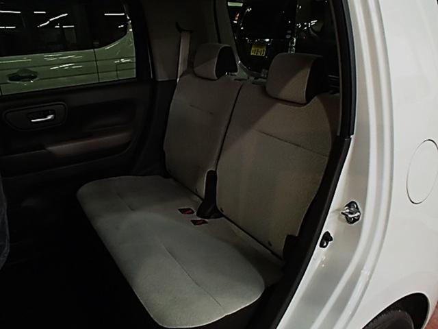 後部座席もゆったり座れます！