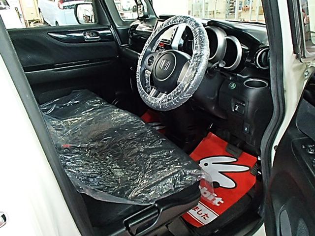 Ｎ－ＢＯＸカスタム Ｇ・Ｌパッケージ　ＥＴＣ　バックカメラ　両側スライド・片側電動　ＴＶ　オートライト　ＨＩＤ　スマートキー　アイドリングストップ　ベンチシート　ＣＶＴ　盗難防止システム　ＡＢＳ　ＥＳＣ　ＣＤ　ＤＶＤ再生（11枚目）