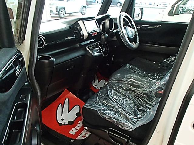 Ｎ－ＢＯＸカスタム Ｇ・Ｌパッケージ　ＥＴＣ　バックカメラ　両側スライド・片側電動　ＴＶ　オートライト　ＨＩＤ　スマートキー　アイドリングストップ　ベンチシート　ＣＶＴ　盗難防止システム　ＡＢＳ　ＥＳＣ　ＣＤ　ＤＶＤ再生（12枚目）