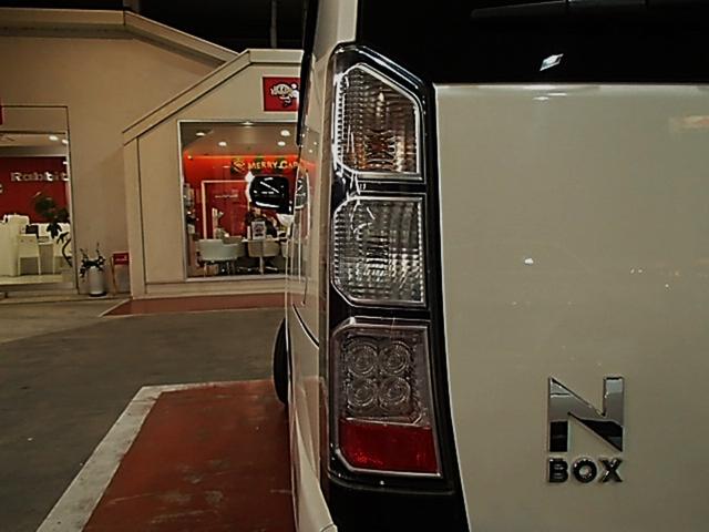 N-BOX G・Lパッケージ ETC バックカメラ 両側スライド・片側電動 TV スマートキー アイドリングストップ 電動格納ミラー ベンチシート CVT 盗難防止システム ABS ESC CD DVD再生(9枚目)