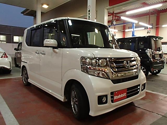 Ｎ－ＢＯＸカスタム Ｇ　ＳＳパッケージ　ＥＴＣ　バックカメラ　両側スライドドア　ＴＶ　衝突被害軽減システム　オートライト　ＨＩＤ　スマートキー　アイドリングストップ　電動格納ミラー　ベンチシート　ＣＶＴ　盗難防止システム　ＡＢＳ　ＥＳＣ（3枚目）