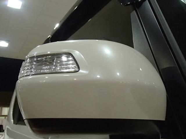 Ｎ－ＢＯＸカスタム Ｇ　ＳＳパッケージ　ＥＴＣ　バックカメラ　両側スライドドア　ＴＶ　衝突被害軽減システム　オートライト　ＨＩＤ　スマートキー　アイドリングストップ　電動格納ミラー　ベンチシート　ＣＶＴ　盗難防止システム　ＡＢＳ　ＥＳＣ（7枚目）