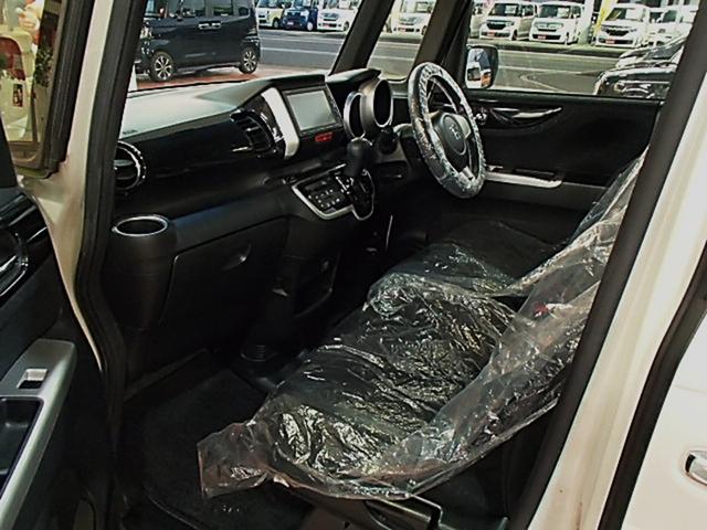 Ｎ－ＢＯＸカスタム Ｇ　ＳＳパッケージ　ＥＴＣ　バックカメラ　両側スライドドア　ＴＶ　衝突被害軽減システム　オートライト　ＨＩＤ　スマートキー　アイドリングストップ　電動格納ミラー　ベンチシート　ＣＶＴ　盗難防止システム　ＡＢＳ　ＥＳＣ（11枚目）