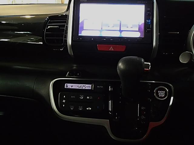Ｎ－ＢＯＸカスタム Ｇ　ＳＳパッケージ　ＥＴＣ　バックカメラ　両側スライドドア　ＴＶ　衝突被害軽減システム　オートライト　ＨＩＤ　スマートキー　アイドリングストップ　電動格納ミラー　ベンチシート　ＣＶＴ　盗難防止システム　ＡＢＳ　ＥＳＣ（17枚目）