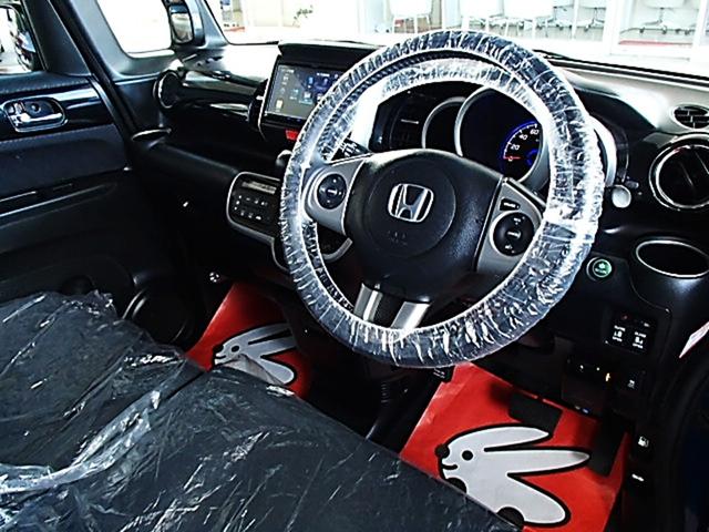 Ｎ－ＢＯＸカスタム Ｇ・ターボパッケージ　両側電動スライドドア　オートクルーズコントロール　ＨＩＤ　スマートキー　ベンチシート　ターボ　ＣＶＴ　盗難防止システム　ＡＢＳ　ＥＳＣ　アルミホイール　エアコン　パワーステアリング　パワーウィンドウ（3枚目）