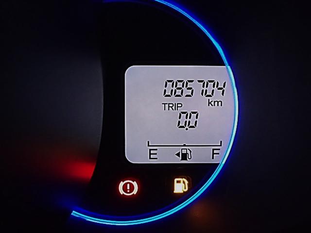 Ｎ－ＢＯＸカスタム Ｇ・ターボパッケージ　両側電動スライドドア　オートクルーズコントロール　ＨＩＤ　スマートキー　ベンチシート　ターボ　ＣＶＴ　盗難防止システム　ＡＢＳ　ＥＳＣ　アルミホイール　エアコン　パワーステアリング　パワーウィンドウ（4枚目）