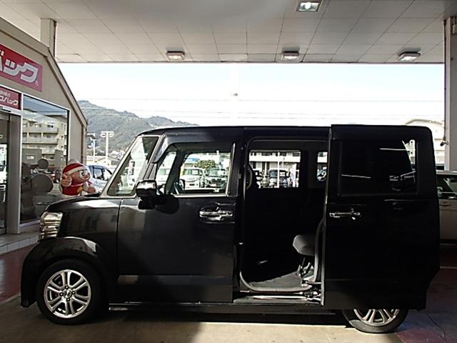 Ｎ－ＢＯＸカスタム Ｇ・Ｌパッケージ　バックカメラ　両側スライド・片側電動　ＴＶ　ＨＩＤ　スマートキー　アイドリングストップ　ベンチシート　ＣＶＴ　盗難防止システム　ＡＢＳ　ＥＳＣ　ＣＤ　ＤＶＤ再生　Ｂｌｕｅｔｏｏｔｈ（4枚目）