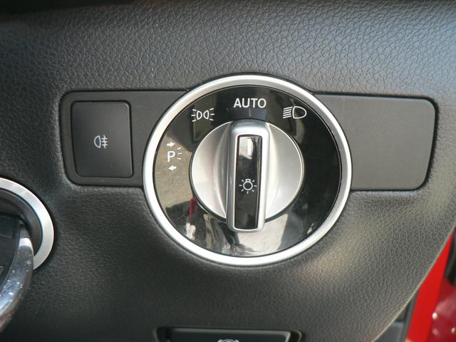 Ｂクラス Ｂ１８０　ブルーエフィシェンシー　衝突軽減ブレーキ　純正ナビ　フルセグＴＶ　バックモニター　オートＨＩＤライト　革巻きステアリング　パドルシフト　キーレス　アテンションアシスト（13枚目）