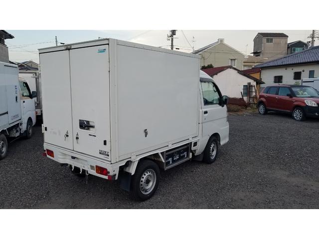 ハイゼットトラック 　冷蔵冷凍車　４ＷＤ（切替式）　キーレス　オートマ　－７℃設定　荷箱左スライドドア　リア観音開き（右９０度ストッパー付き）（6枚目）